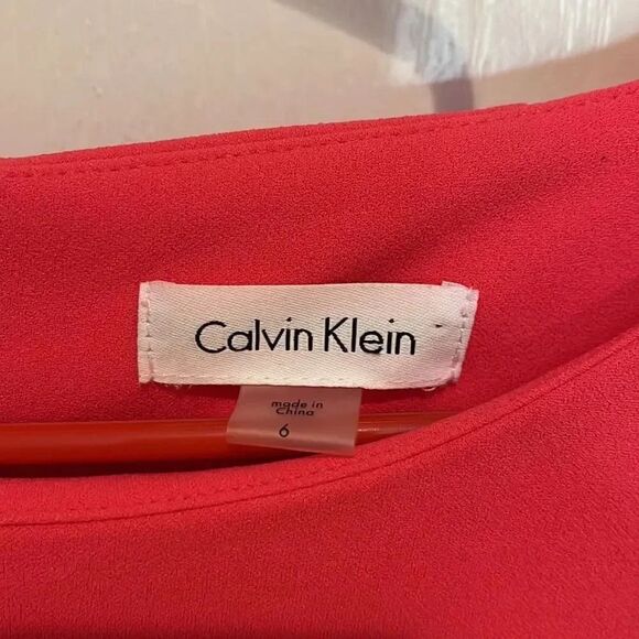 Beautiful color! Calvin Klein dress with bell sleeves size 6 - Picture 2 of 3